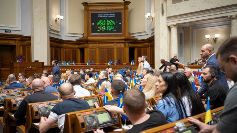 Bloomberg: Зеленский совершил самую крупную ошибку с 2019 года