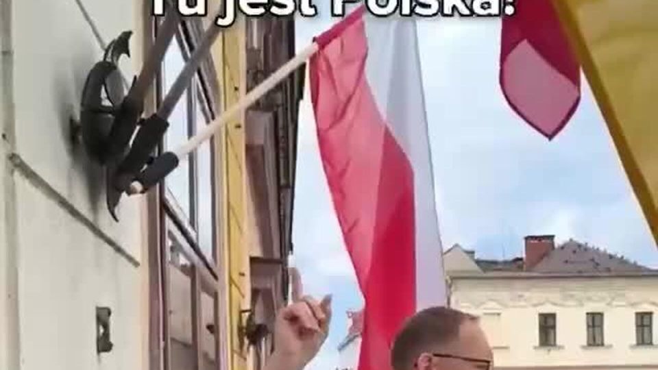 Дипломатический скандал: представители Украины не пустили в посольство польского депутата