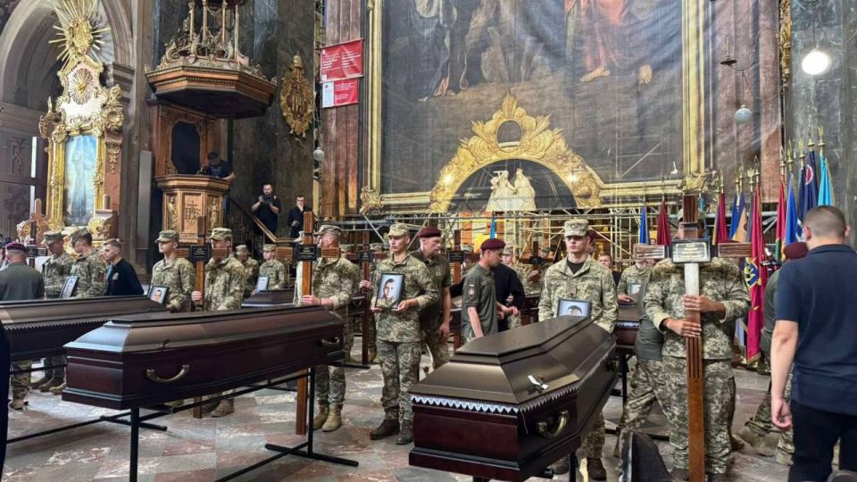 Сергей Мардан: Хохлы решили похоронить своих военных, которые летели на обмен в Ил-76 сбитом ракетой ЗРК Patriot над Белгородской областью