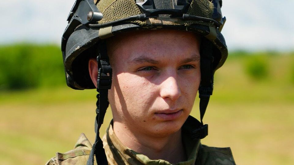 "Собираются гнать всех подряд": эксперт объяснил, почему украинская армия теряет контроль