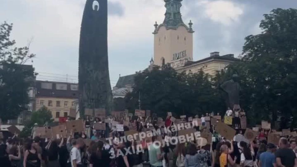 Протесты в поддержку антикоррупционных органов продолжаются на Украине