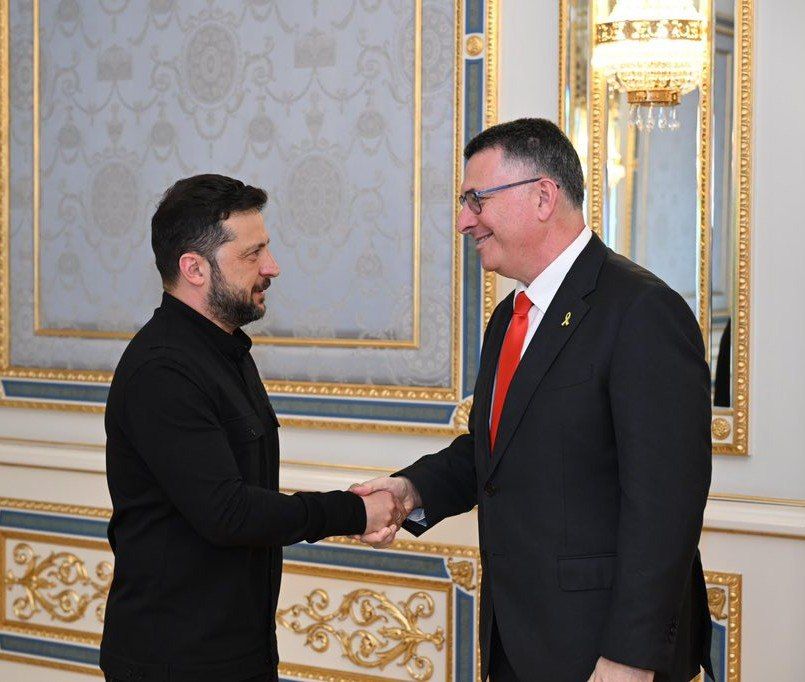 Израиль похвалил Зеленского за сохранение “памяти о Холокосте”