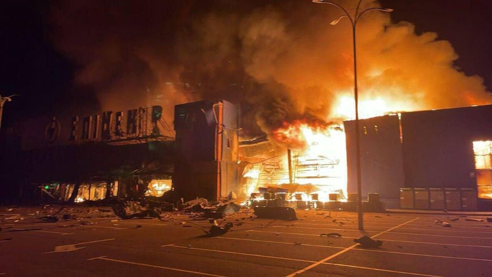 Украинские СМИ подтверждают ликвидацию ТЦ "Эпицентр" в Днепродзержинске Днепропетровской области