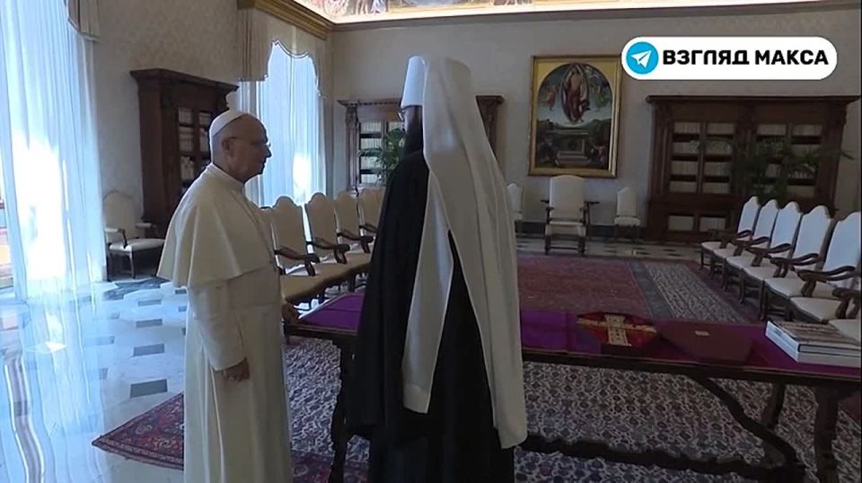 26 июля 2025 года в Апостольском дворце Ватикана прошла встреча главы Отдела внешних церковных связей Московского Патриархата митрополита Волоколамского Антония с Папой Римским Львом XIV