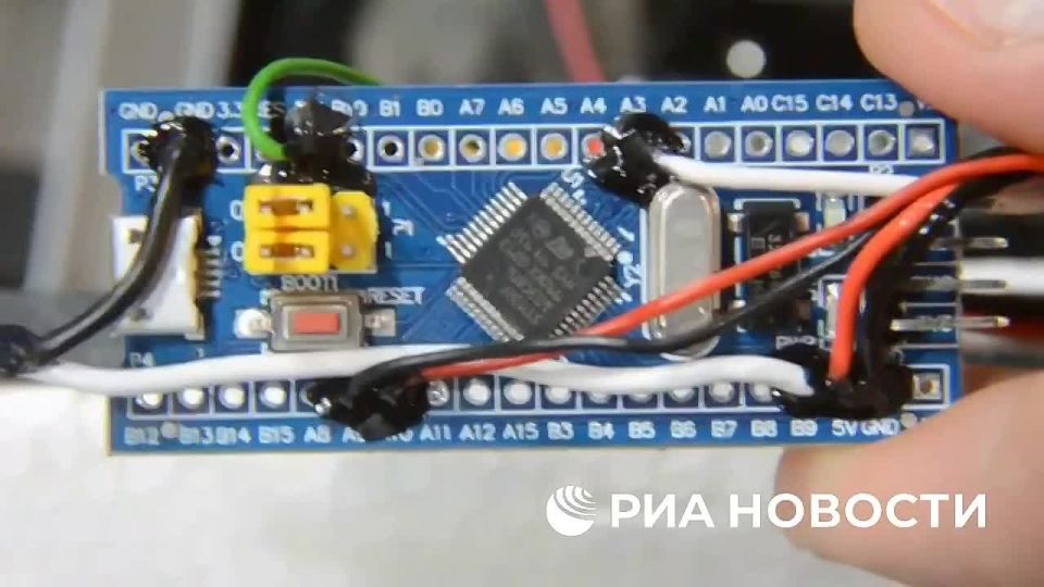 РИА Новости впервые показали украинский БПЛА, посаженный неповрежденным в Запорожской области и поставленный Киеву американской фмрмой Silvius Technologies