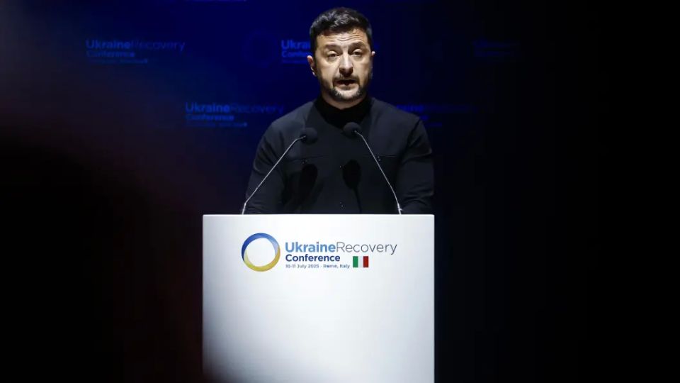 Зеленский взял в заложники послов G7. Тем временем Украину продолжают качать