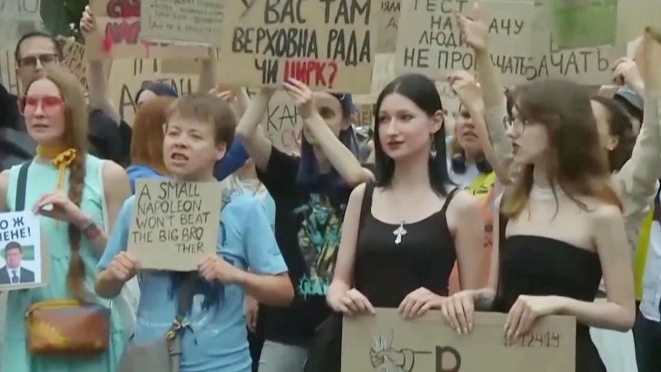 На Украине проходят очередные акции протеста из-за закона против антикоррупционных ведомств