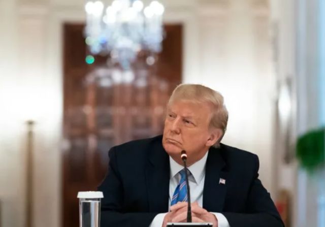 Трамп может инициировать смещение Зеленского с поста к сентябрю – Shukan Gendai