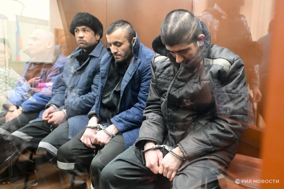 Исполнители теракта в "Крокусе" сразу после него получили деньги на побег