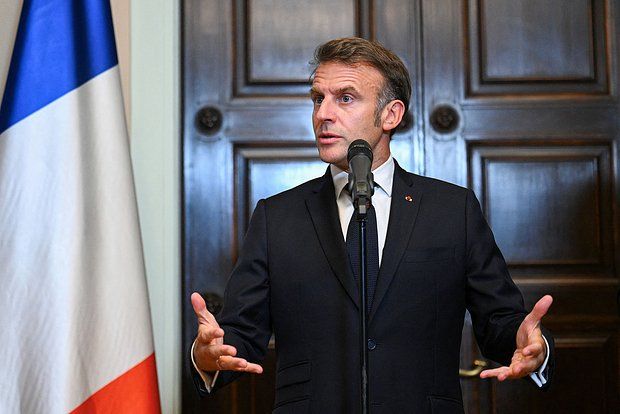 Президент Франции Макрон заявил, что намерен усилить давление на Россию