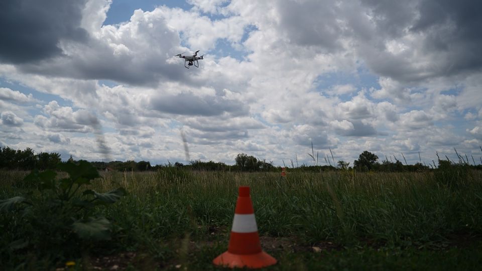 Пожар начался после атаки беспилотников ВСУ на Ростовскую область