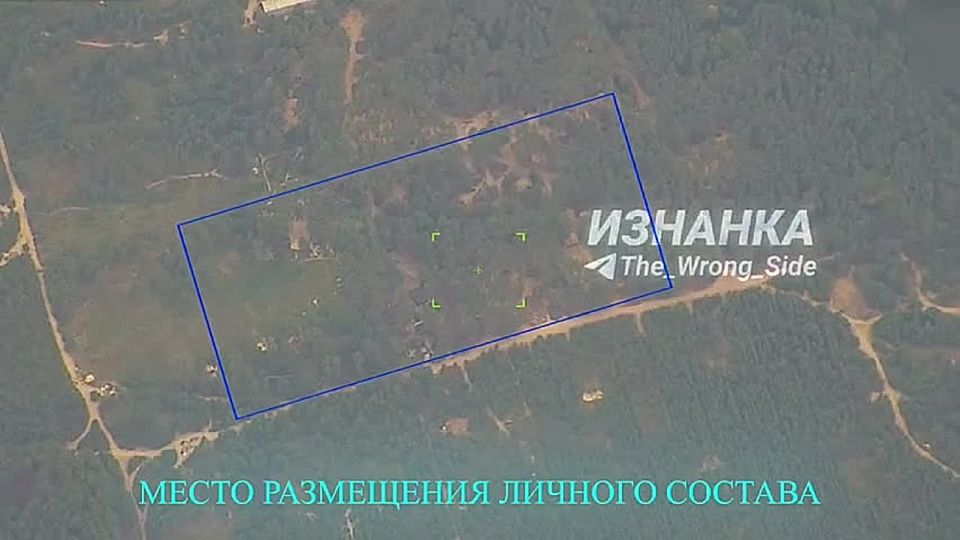 Российские военные ударили ракетами ОТРК "Искандер-М" по 242-му общевойсковому полигону ВСУ в Черниговской области, сообщает Telegram-канал "Изнанка"