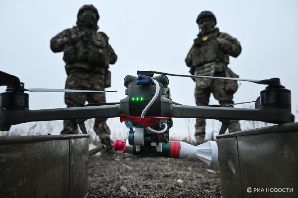 Операторы БПЛА группировки войск "Днепр" уничтожили блиндаж ВСУ