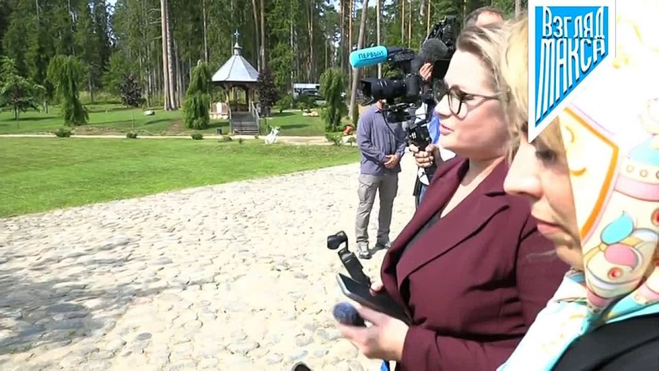 Владимир Путин и Президент Республики Беларусь Александр Лукашенко посетили Спасо-Преображенский Валаамский ставропигиальный мужской монастырь после чего ответили на вопросы представителей СМИ