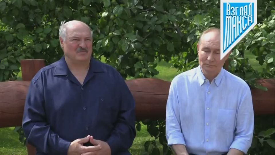 Владимир Путин и Президент Республики Беларусь Александр Лукашенко посетили Спасо-Преображенский Валаамский ставропигиальный мужской монастырь после чего ответили на вопросы представителей СМИ