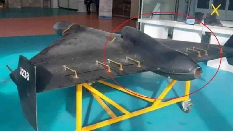 Не по зубам ПВО Украины. Очередной удар по Киеву стал не только громким, но и показал полную беспомощность украинской ПВО перед обновлёнными дронами РФ. Об этом честно заявил спикер Воздушных сил Украины Юрий Игнат