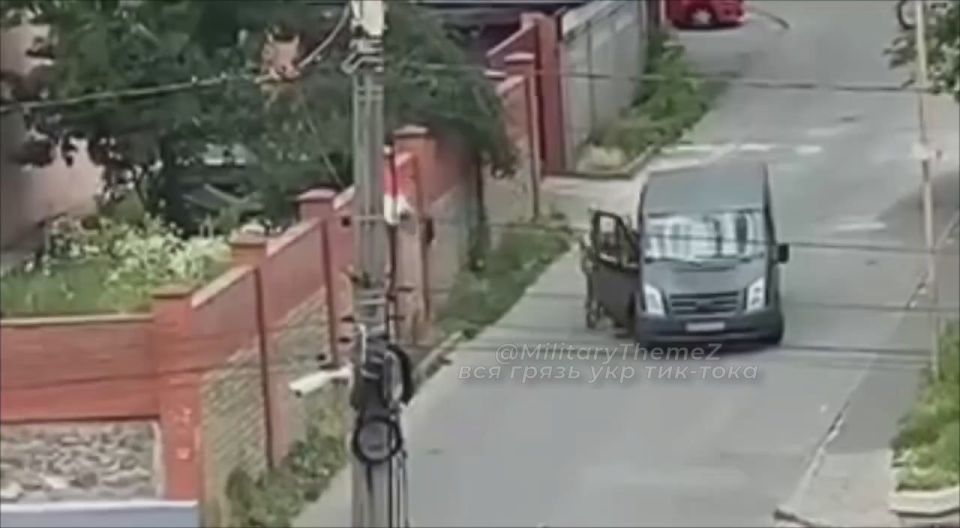 Вышгород. Людоловы в форме поймали очередного бедолагу, который поедет умирать за кровавый Киевский режим