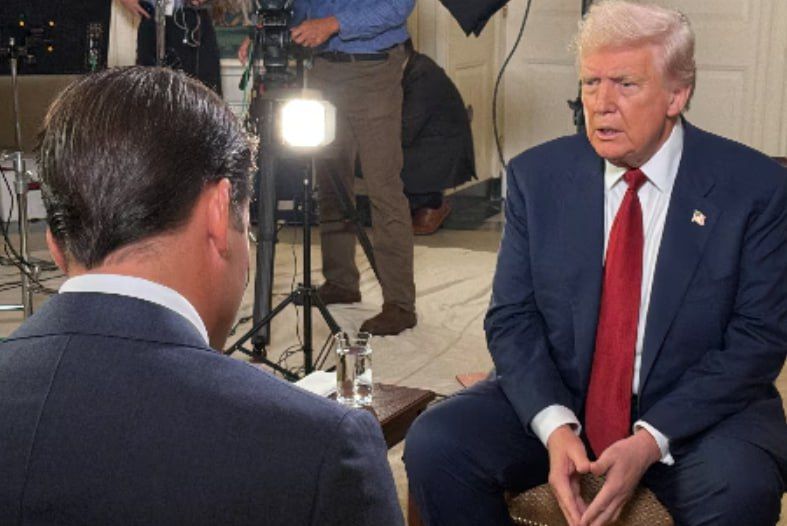 «Я просто хочу убедиться, что его слова - это только слова и ничего больше» – Дональд Трамп объяснил в интервью Newsmax свое решение приказать двум атомным подводным лодкам США «приблизиться к России»