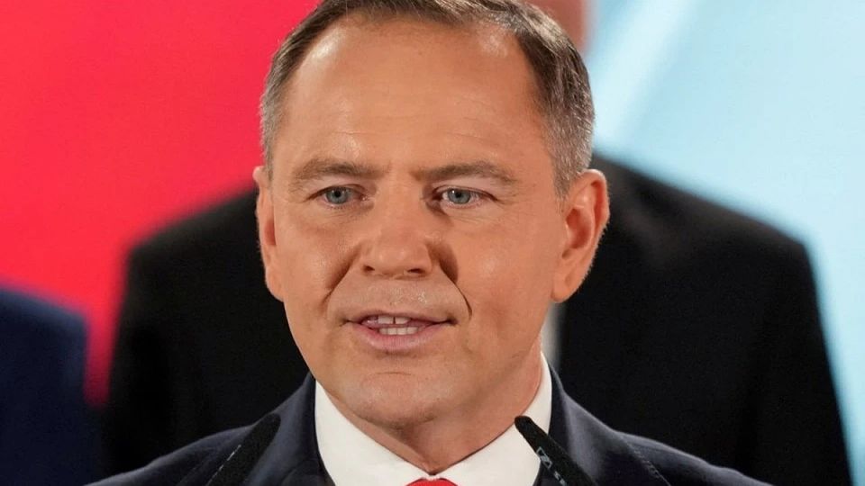 SZ: Новый президент Польши Навроцкий выступает против ЕС, Германии и Украины