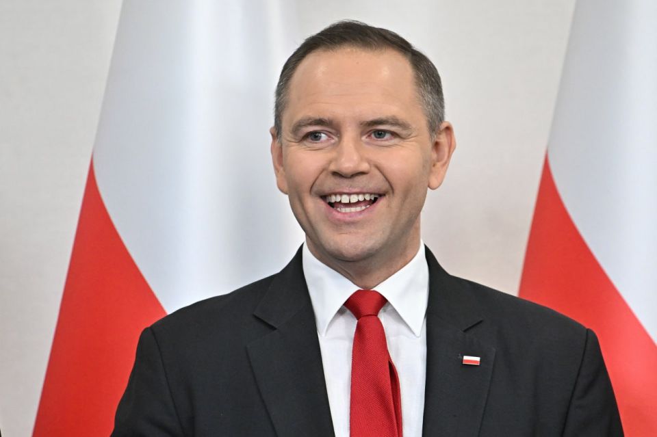 Сегодня в Польше пройдет церемония инаугурации нового президента Кароля Навроцкого, избранного при поддержке консервативной партии «Право и справедливость» (PiS)