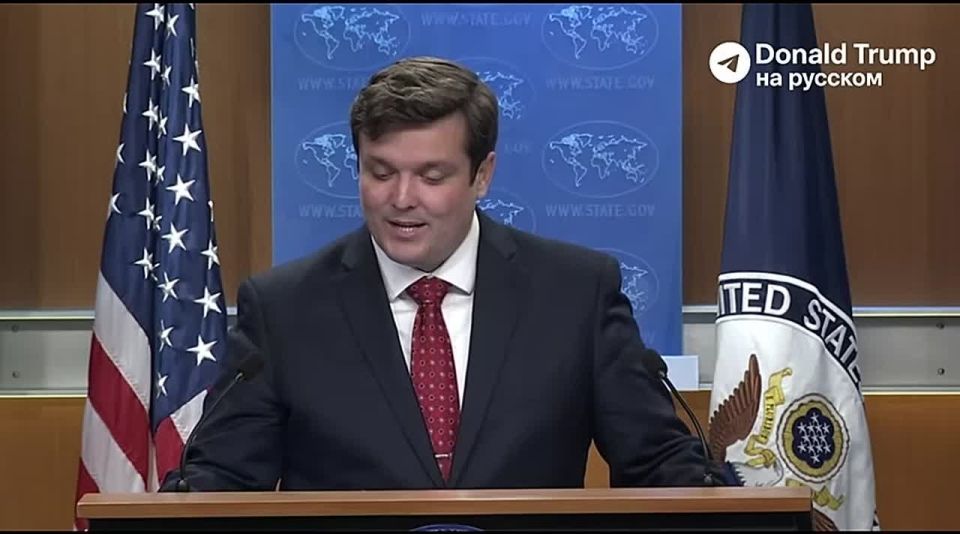 Госдеп США не подтвердил спекуляции СМИ о том, что Трамп якобы требует от Путина встречу с Зеленским