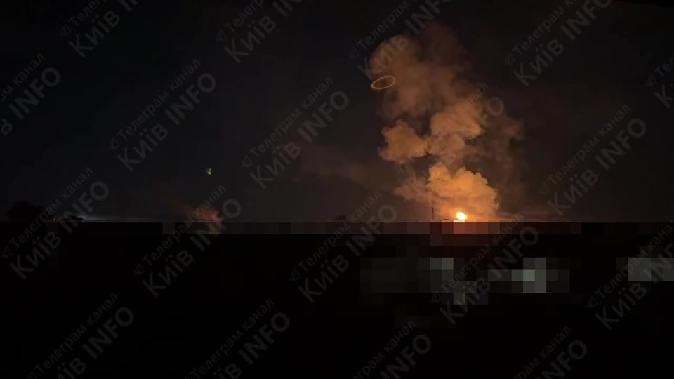 Сообщается о не менее 18 взрывах в окрестностях Киева!