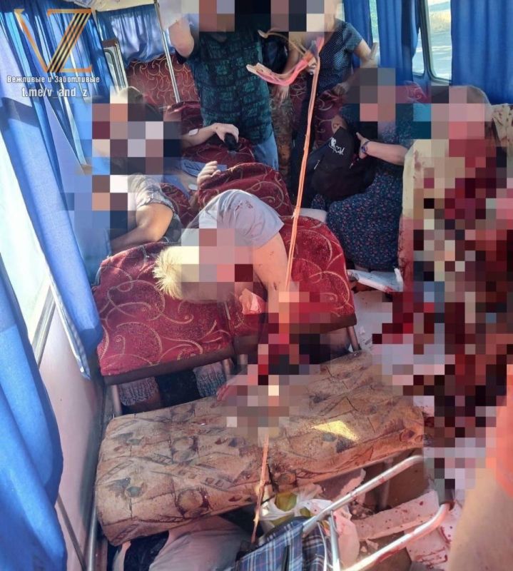 Сообщается о провокации с целью срыва планируемых переговоров Путина и Трампа (куда Зеленский не приглашен): в результате удара украинского беспилотника по маршрутке на подконтрольной Киеву территории Херсонской области...