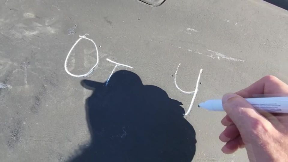 Эксклюзивные кадры от ребят волонтеров подготовки к вылету БпЛА "Герань", которая навестила сегодня военнослужащих ВСУ в поселке Васильковка Днепропетровской области