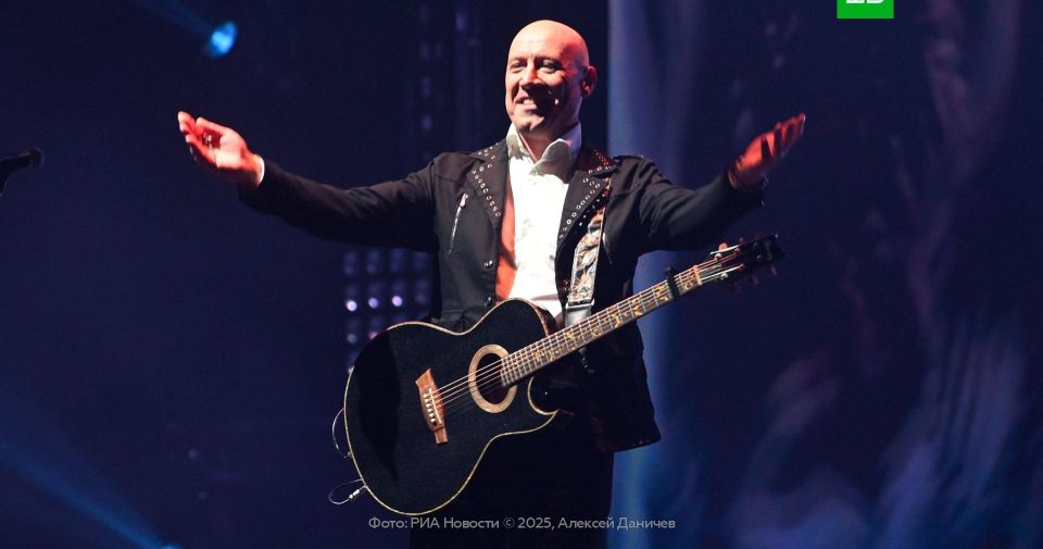 СБУ объявила в розыск певца Дениса Майданова