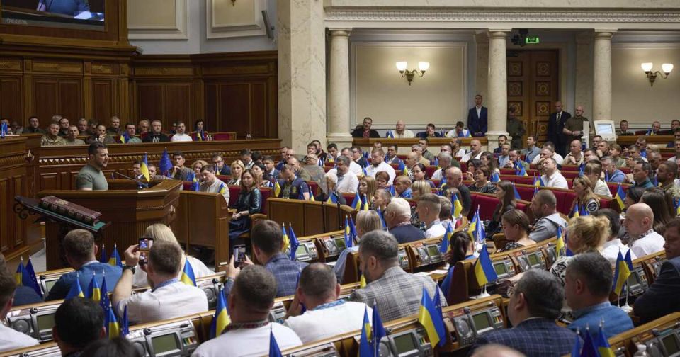 Стало известно о новой коррупционной схеме соратников Зеленского