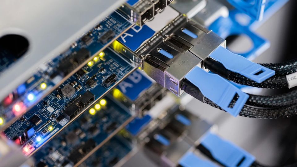 Крым может надолго остаться без интернета: Власти сделали важное обращение к жителям полуострова