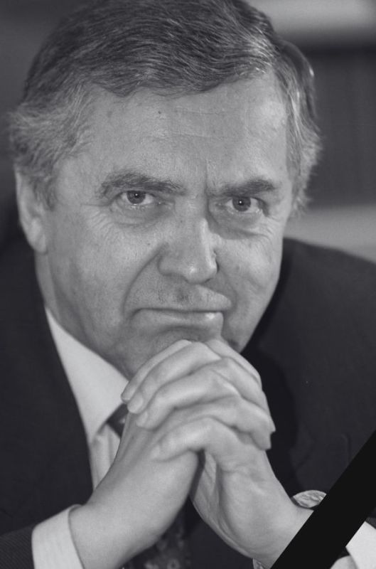 #ПамятиДипломатов. Руководство Министерства иностранных дел с глубоким прискорбием сообщает, что 13 августа 2025 года на 91-м году жизни скончался Чрезвычайный и Полномочный Посол, видный советский и российский дипломат...