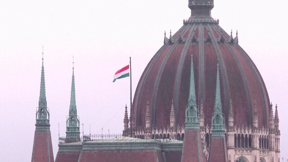 СВР: Киев активно включился в кампанию по «демонтажу» правительства Венгрии