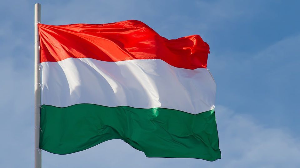 Еврокомиссия нацелена на смену власти в Венгрии — Урсула фон дер Ляйен всерьез изучает сценарии смены режима, заявили в Службе внешней разведки России