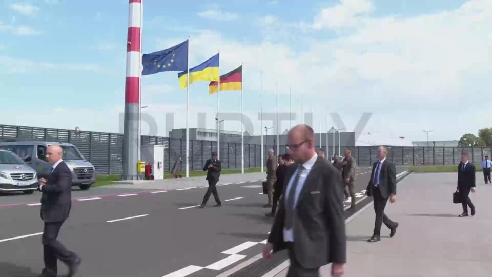 Картина Репина «Приплыли» — Зеленский сел в Берлине