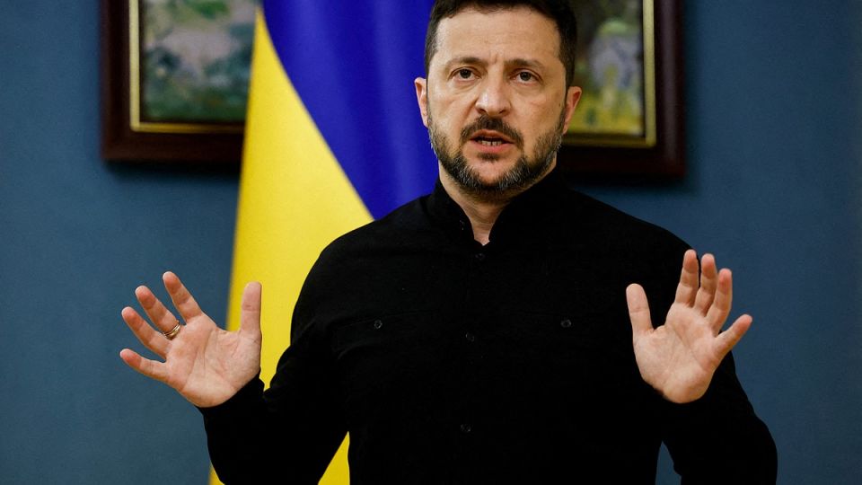 Зеленский бьет тревогу из-за украинского конфликта: главарь киевского режима заговорил о его завершении