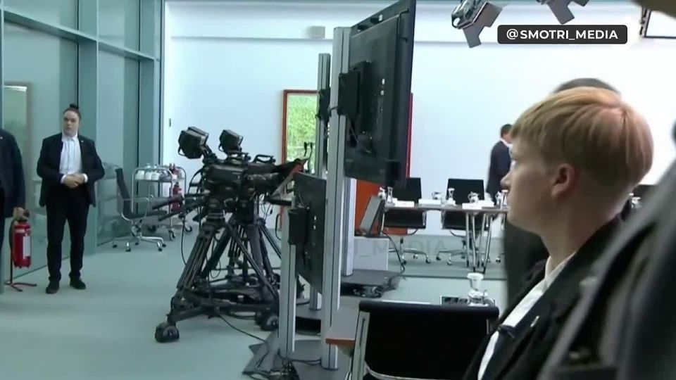 Зеленский и Мерц прибывают на онлайн-переговоры с Трампом и европейскими лидерами