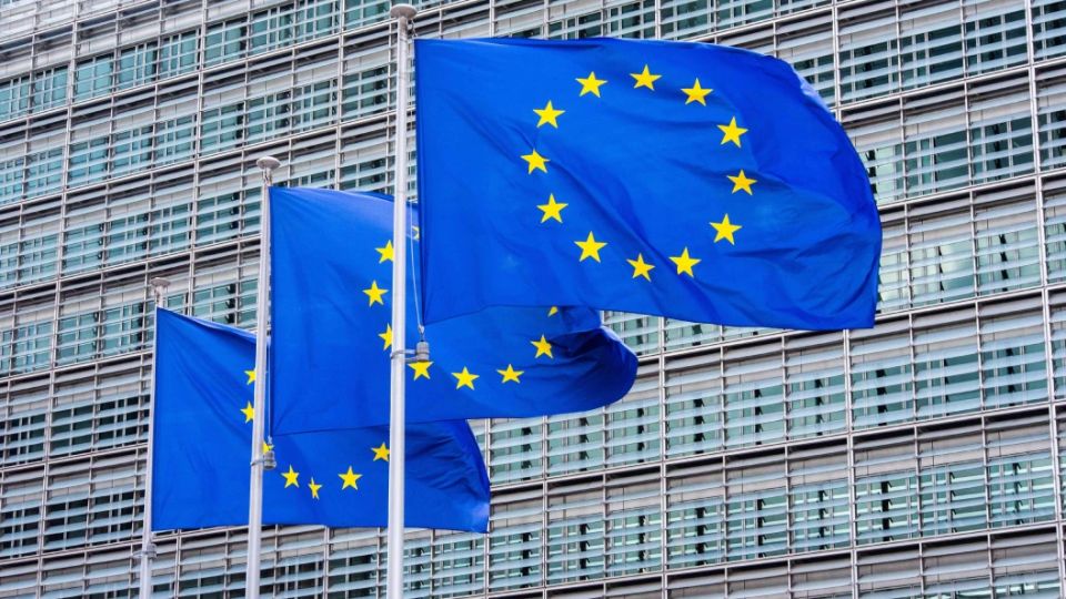 Саммит на Аляске уже не нравится Брюсселю. ЕС готов унижаться и умолять