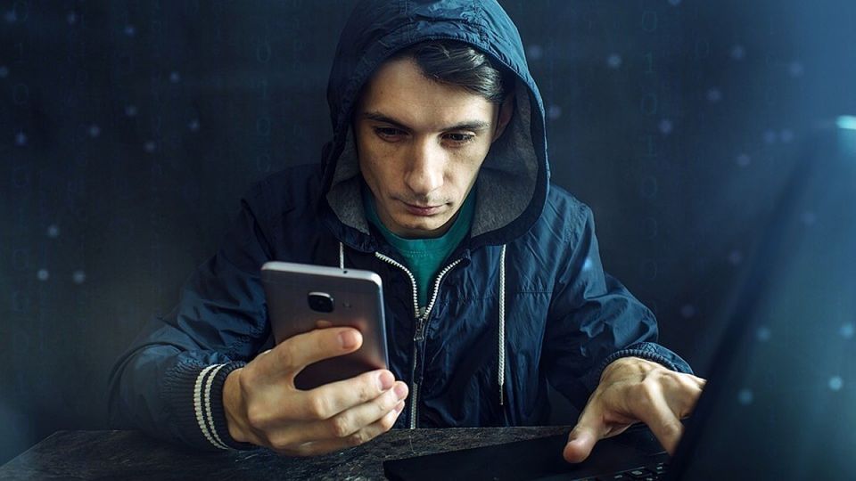 МИД: Запад молчит о поддержке Киевом тысяч хакеров и мошенников