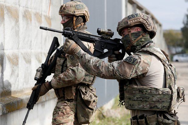 Агенты СБУ прибегают к пластической хирургии, чтобы быть неузнаваемыми