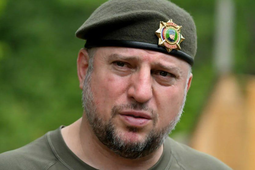 Командир спецназа «Ахмат» Апти Алаудинов сообщил, что Киев стянул к российскому приграничью для проведения провокации силы специальных операций (ССО) ВСУ, а также иностранных наемников