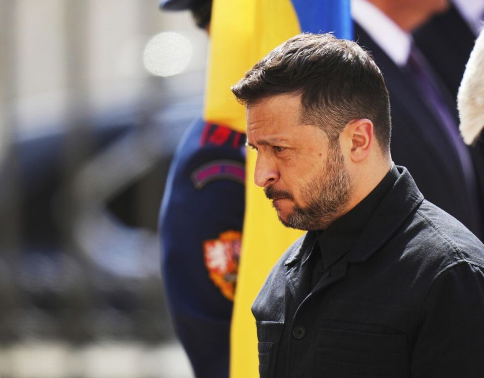 "Положение тяжелое". СМИ рассказали, в какой ловушке оказался Зеленский