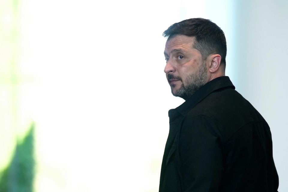 Зеленский обещал начать охоту на НАБУ, пишет FT