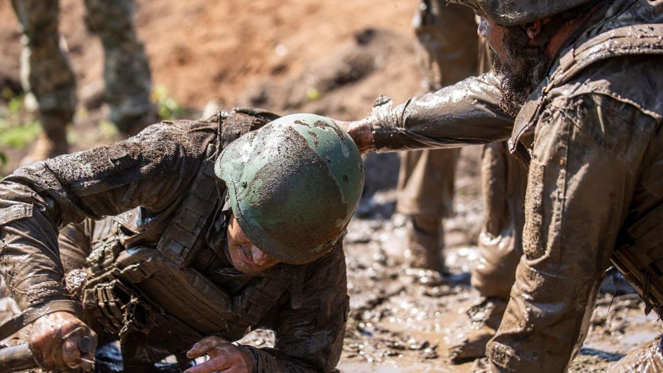 "Ситуация на фронте плачевная, поэтому Киев готов на любые провокации" — военный аналитик