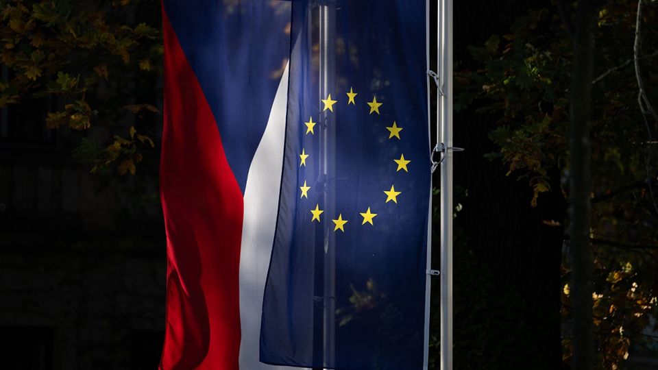 Премьер Чехии заявил, что в 2025 году Киев получил миллион артснарядов