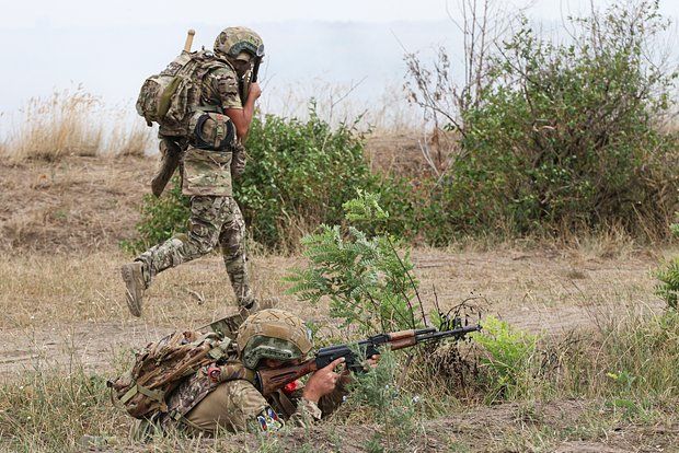 RT: Российские военные вспахивают систему окопов ВСУ на запорожском направлении
