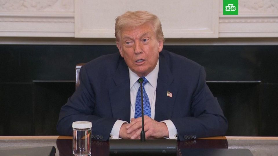 Трамп боялся, что Зеленский мог сорвать его переговоры с Путиным по украинскому урегулированию на начальном этапе, поэтому и не пригласил его на встречу с российским лидером, пишет газета The Wall Street Journal