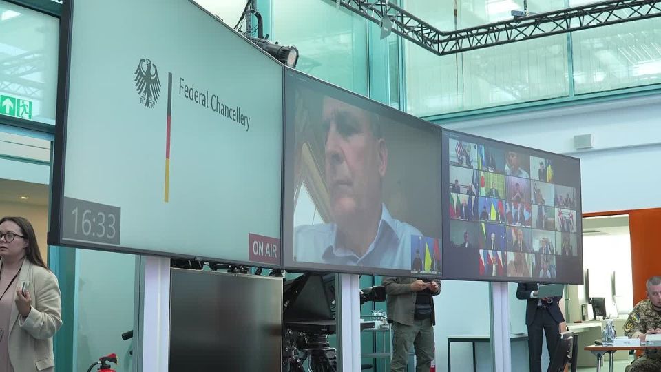 15 августа 2025 года на Аляске запланирована встреча президента России Владимира Путина и президента США Дональда Трампа, которая, по оценкам СМИ, станет одной из ключевых попыток согласовать параметры возможного...