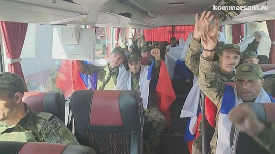 Минобороны показало кадры с освобожденными российскими военнослужащими, возвращенными с Украины