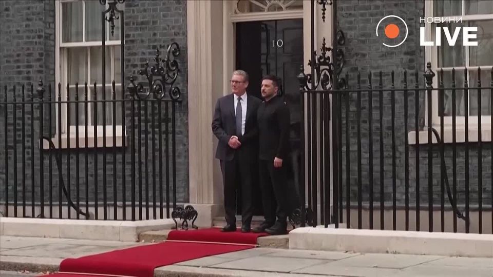 Зеленский встретился в Лондоне с британским премьер-министром Киром Стармером